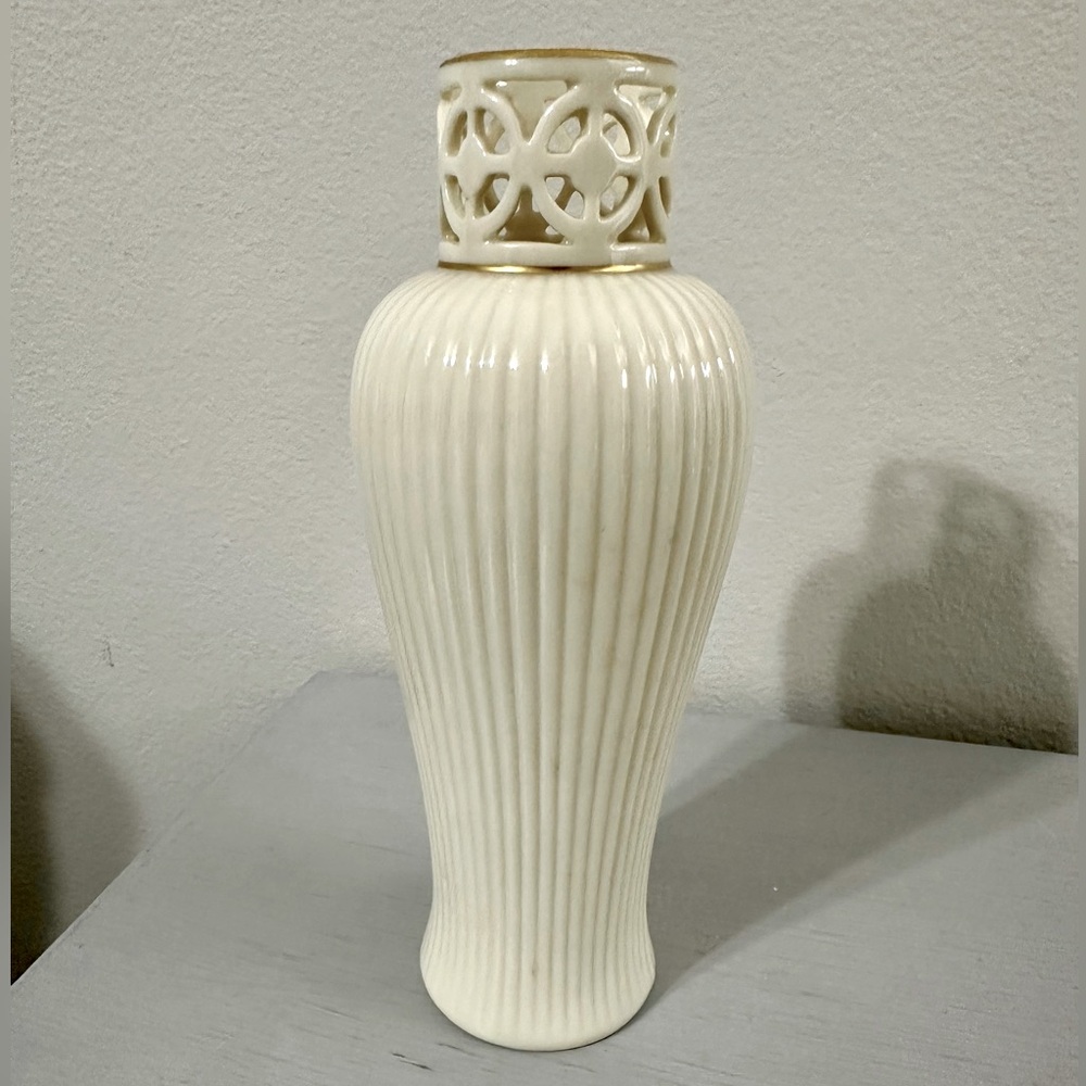 Vintage Lenox Bud Vase w Gold trim.